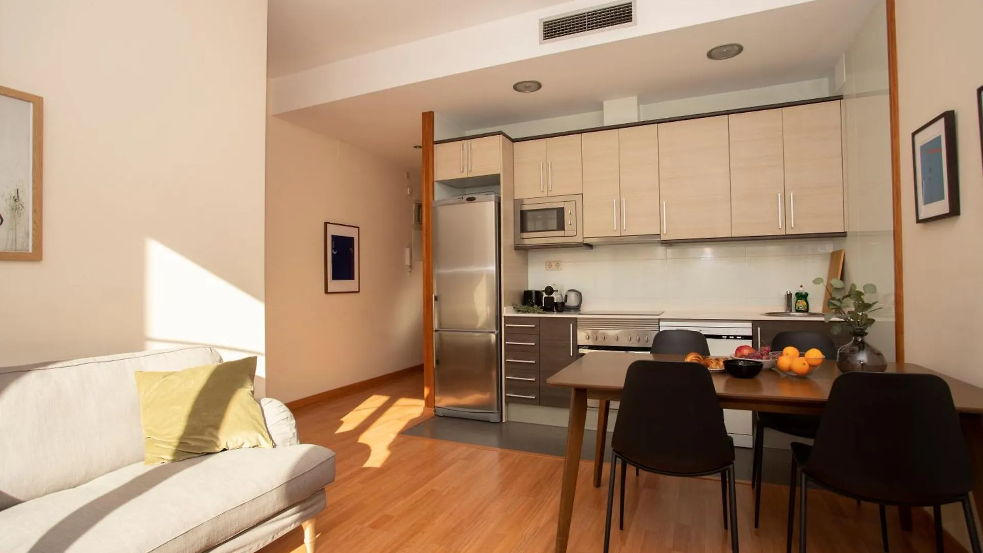Radiant Vista Apartment Eixample Barselona İspanya