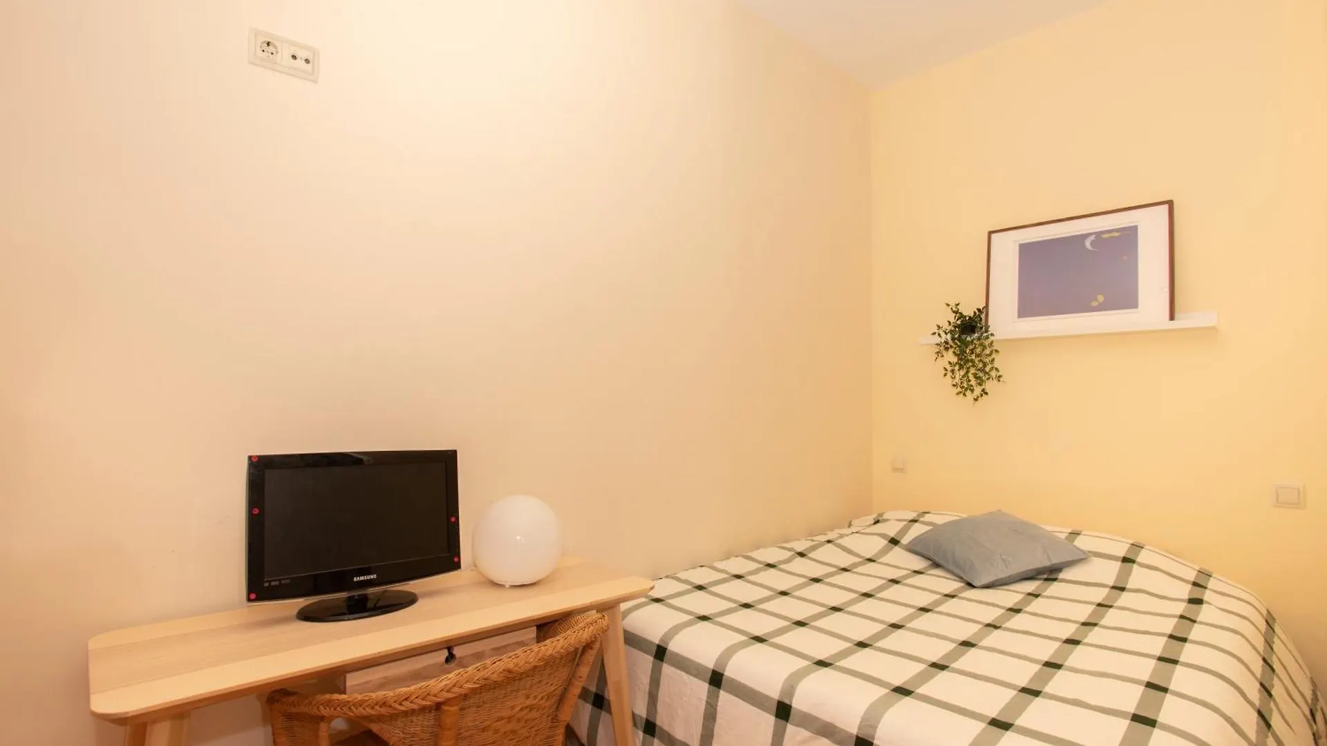 Radiant Vista Apartment Eixample Barselona 0*,  İspanya